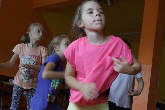 Zajęcia z tańca nowoczesnego poprowadziła znana w regionie instruktorka - Manuela Krzykała