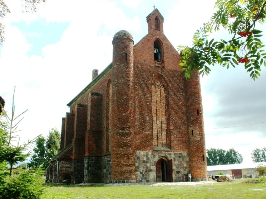 Gotycki kościółek św. Stanisława w Chwarszczanach to dawna...