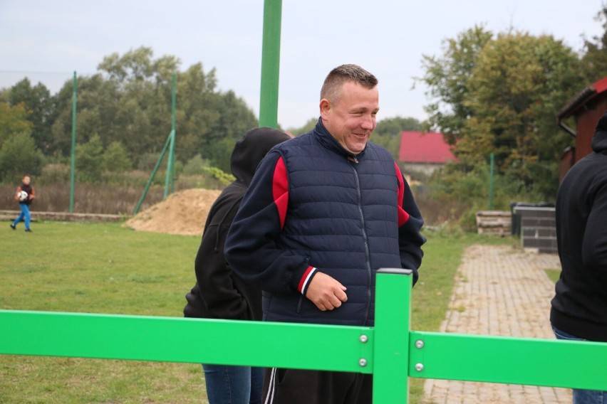 Start WIP Stawki - Wisła Dobrzyń. Na stadionie pojawił się Sebastian Mila [zdjęcia]