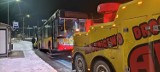Unieruchomione autobusy w Wałbrzychu. Jeden torował drogę, drugi został odholowany
