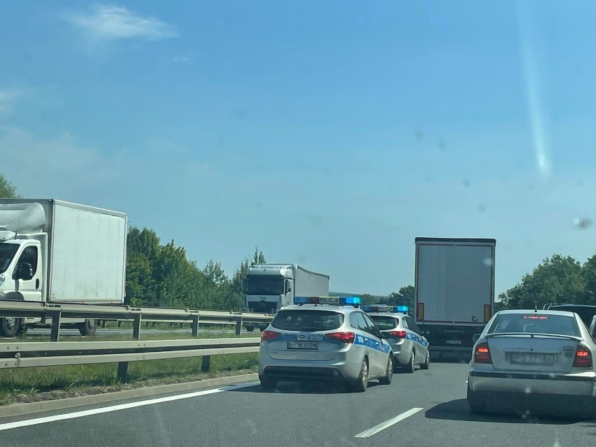Wielokilometrowy zator na autostradzie pod Szczecinem. Doszło do kolizji ciężarówek [ZDJĘCIA]