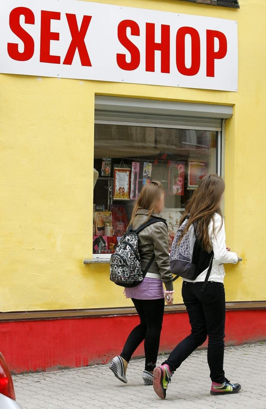 Świdnica: Sklep, którego witryna wzbudziła protest radnego - Zdjęcia