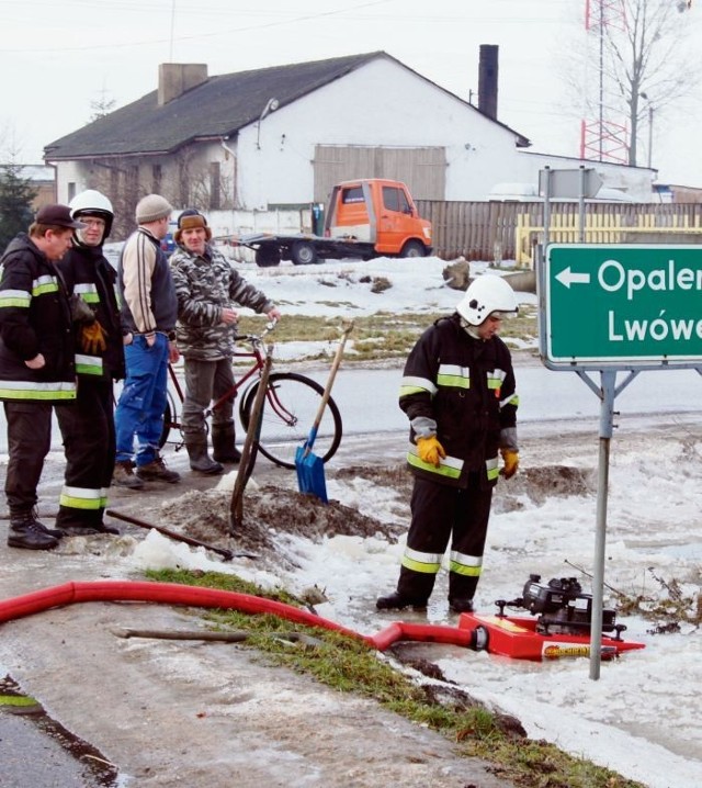 Strażacy z Kuślina podczas akcji w Głuponiach