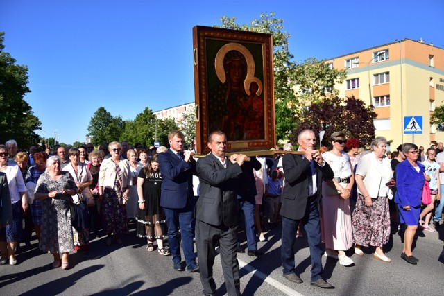 Obraz Matki Bożej Jasnogórskiej pożegnała parafia św. Jakuba Większego w Barcinie i przywitała parafia św. M. M. Kolbe.