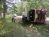Poważny wypadek w Dąbrowie pod Opolem. Ciężarówka zgniotła peugeota. Jedna osoba ranna!