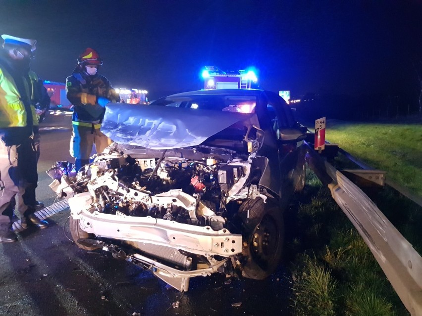 Wypadek samochodów na autostradzie A4