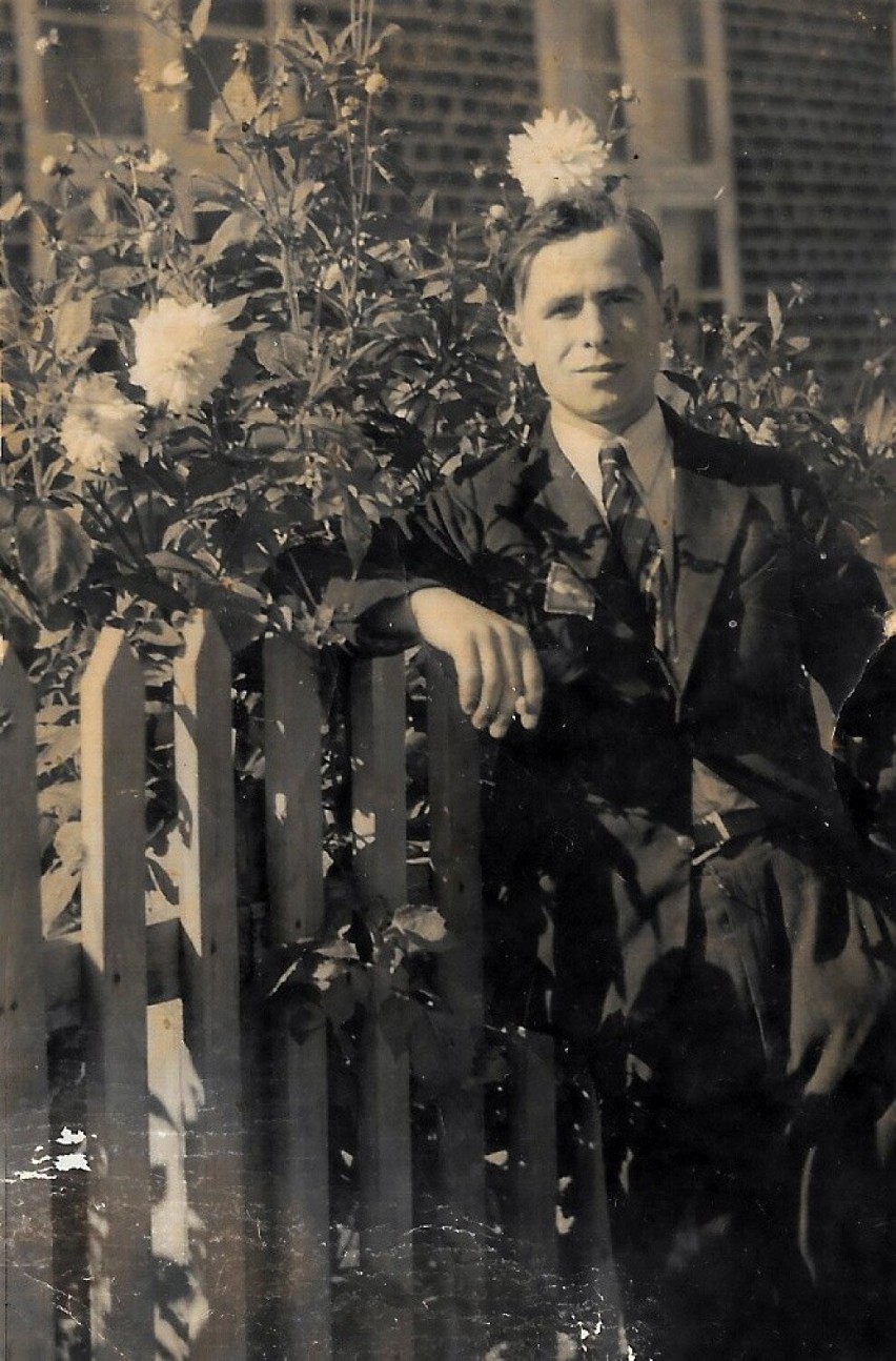Dziadek Stanisław w 1940 roku. Po wojnie był cenionym...