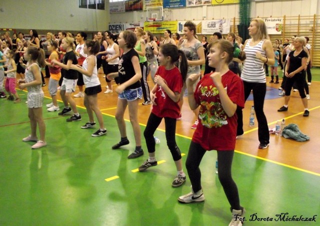 10 marca 2013 r. w hali sportowej Zbąszynianka, po raz drugi odbył się trzygodzinny maraton Zumba i Fitness z udziałem ponad 200 pań.
Fot. Dorota Michalczak