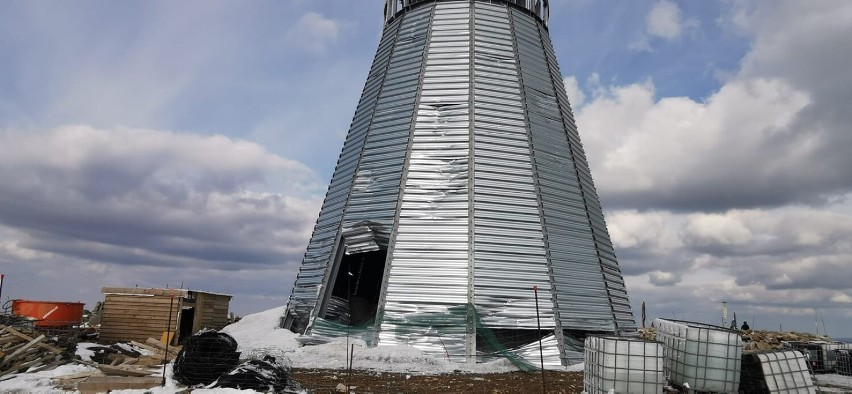 Wieża widokowa na Śnieżniku zniszczona zanim jeszcze...