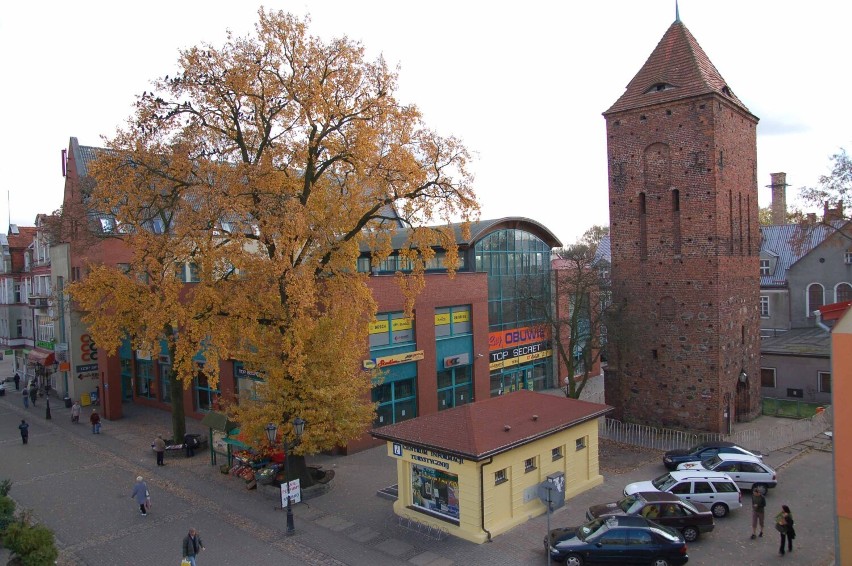 Centrum handlowe CCC przy wieży św. Mikołaja w Szczecinku