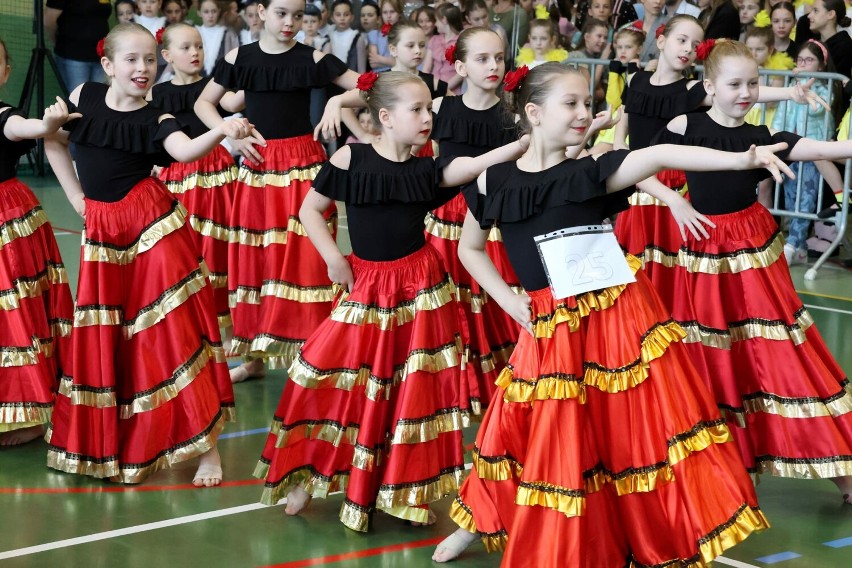 Niesamowity sukces tancerzy z Chełma.  Aż 22 miejsca na podium w ogólnopolskim turnieju tańca nowoczesnego. Zobacz zdjęcia