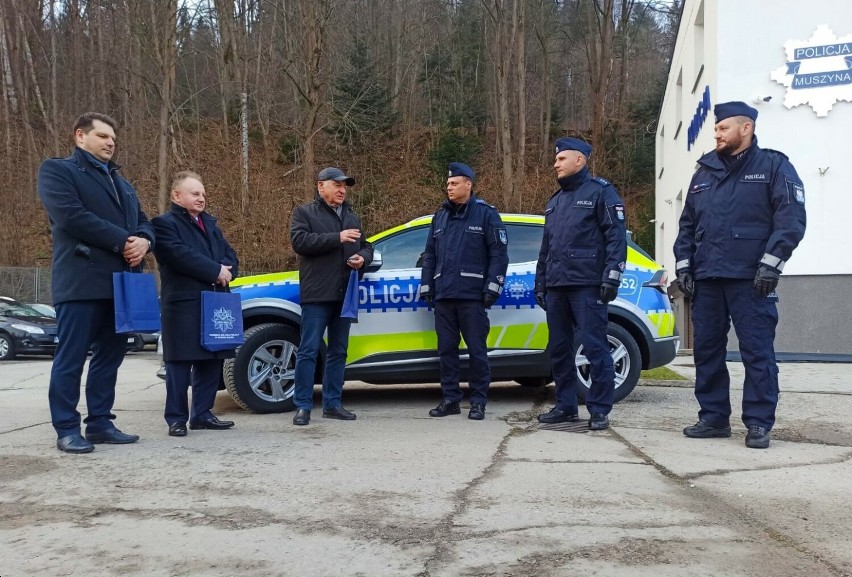 Policjanci z Muszyny mają nowy radiowóz. To Kia Sportage za 200 tys. złotych 