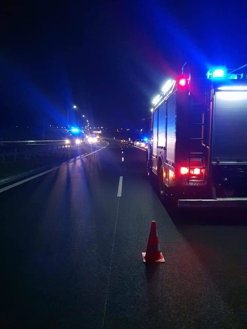 Sobotni pożar samochodu na S6, na trasie  Kołobrzeg - Koszalin