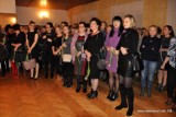  Dzień Kobiet w Staszowskim Ośrodku Kultury. Kwiaty od burmistrza i koncert Baranovskiego. Bawiło się ponad 250 pań (ZDJĘCIA)