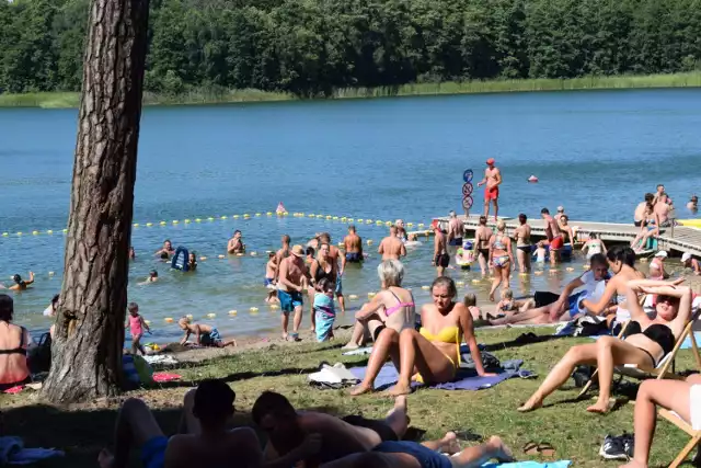 Miejscowość Gołąbki, mimo, że leży na granicy województw: wielkopolskiego i kujawsko-pomorskiego, doskonale jest znana gnieźnieńskim plażowiczom. Miejsce znajduje się 20 km od granic Gniezna i 13 km od Trzemeszna, a tutejszy ośrodek wypoczynkowy w sezonie przyciąga tłumy.