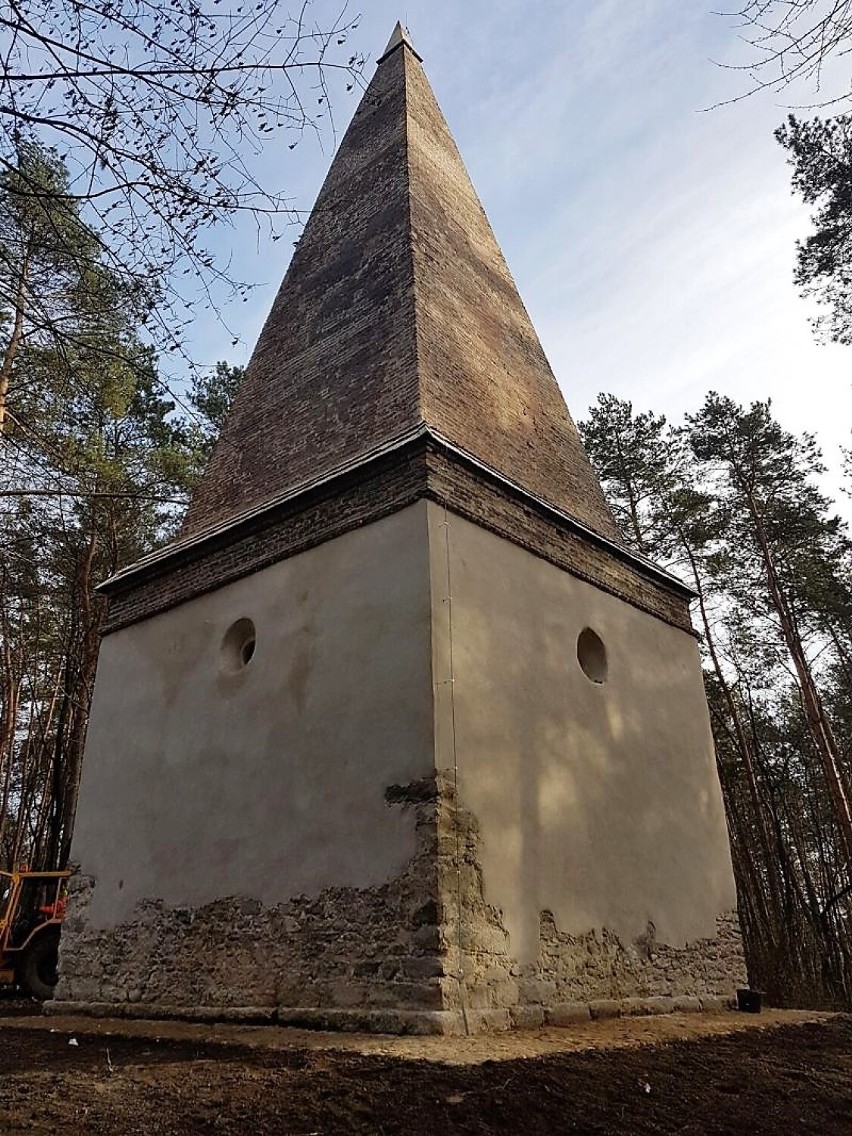 Gmina Krasnystaw. Najstarsza wieża ariańska w kształcie piramidy już po rewitalizacji. To ciekawe miejsce dla turystów