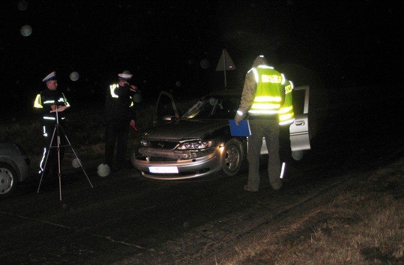 Wypadek w Żabnie koło Mogilna. Piesza zginęła pod kołami opla [ZDJĘCIA]