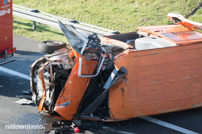 Wypadek na autostradzie A1 w Rulewie. Są ranni [zdjęcia]