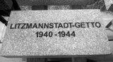 100 granitowych tablic oznaczy granice Litzmannstadt Getto