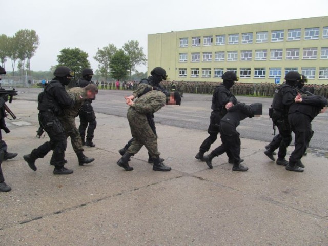 Policjanci i żołnierze ćwiczyli w Czerwieńsku