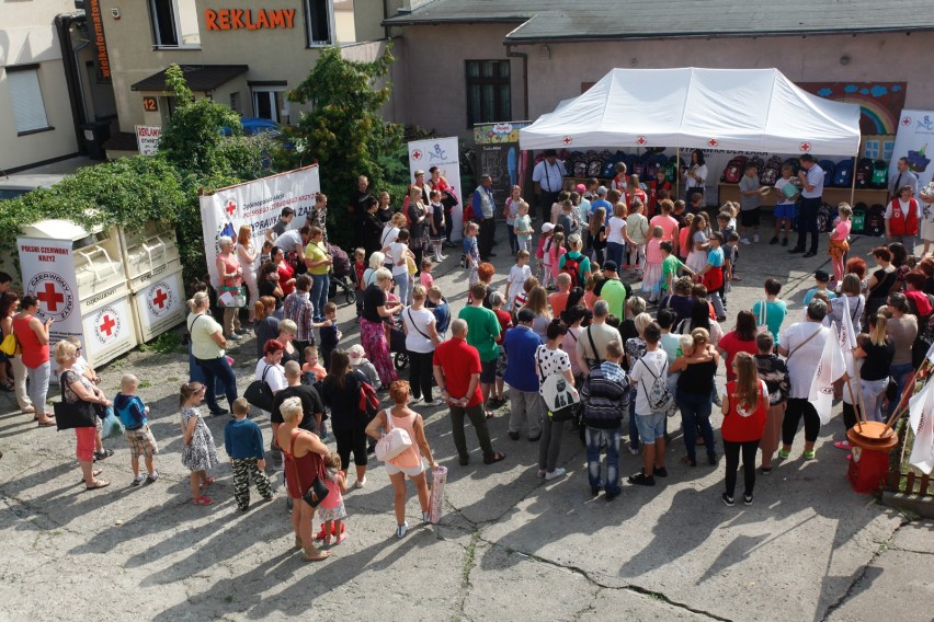 Celem akcji PCK jest wyposażenie wrześniowych tornistrów...