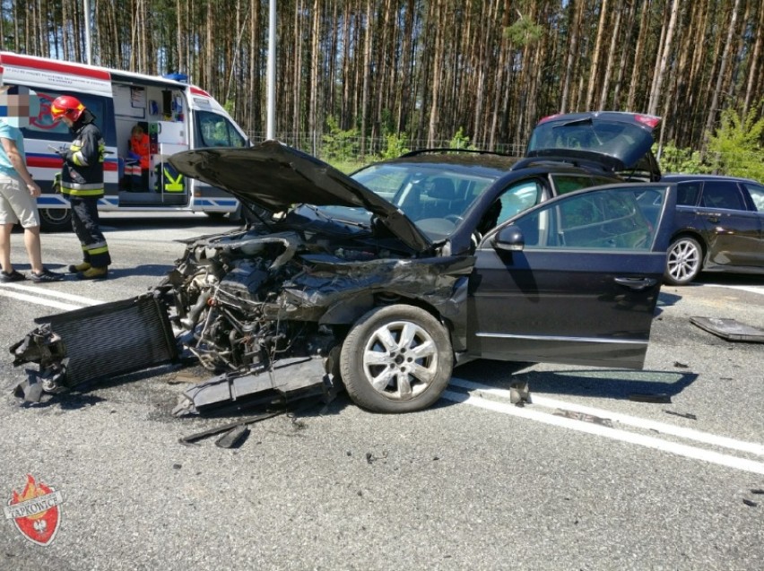 Kolejne już zderzenie osobówek na S1 w Mierzęcicach [ZDJĘCIA]