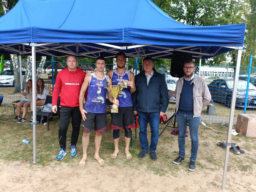 Turniej piłki siatkowej plażowej o Puchar Kierownika OSiR w Rogoźnie [ZDJĘCIA]