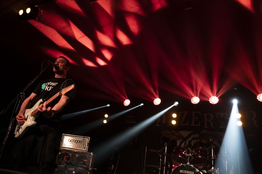 Kraków. Dezerter w Fortach Kleparz. Mocne punkrockowe brzmienie