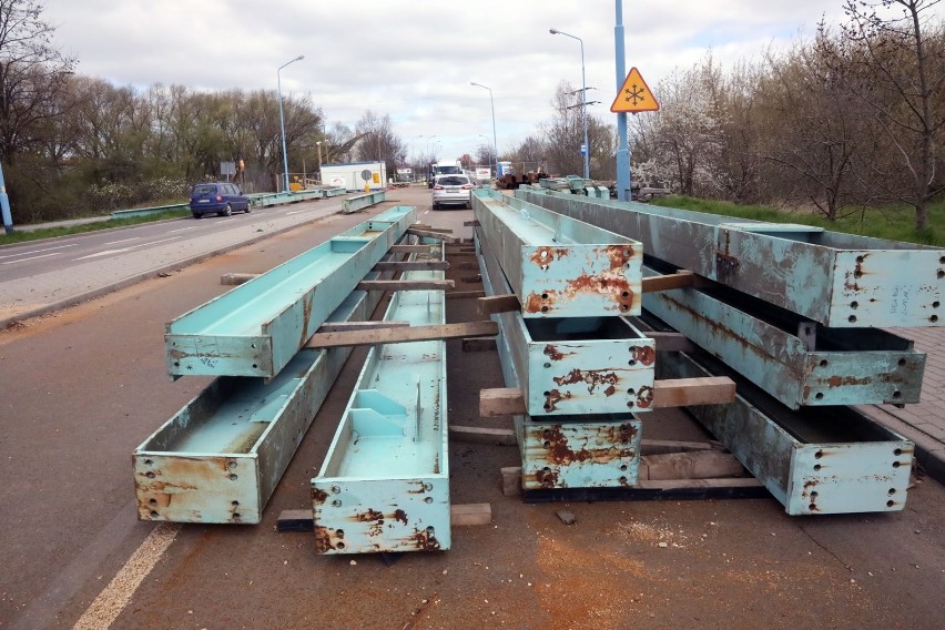 Powstaje nowy most na rzece Czarna Woda w Legnicy, zobaczcie zdjęcia