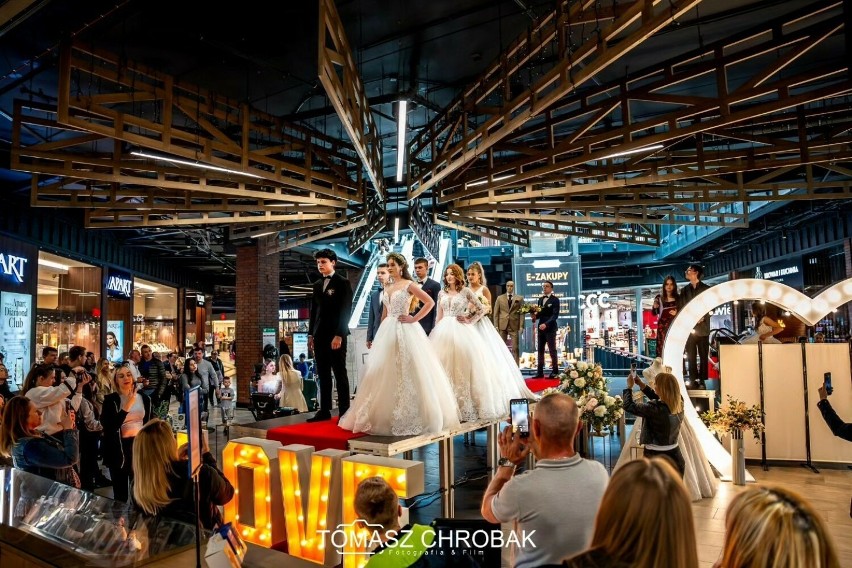 W Galerii Stara Ujeżdżalnia w Jarosławiu odbyły się pierwsze Targi Mody Ślubnej [ZDJĘCIA]