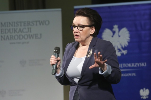 Minister Anna Zalewska w Toruniu ogłosiła rewolucję w oświacie