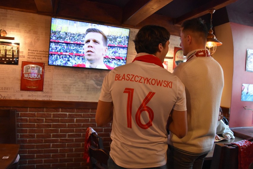 Atmosfera w tarnowskich pubach podczas meczu Polski z Arabią...