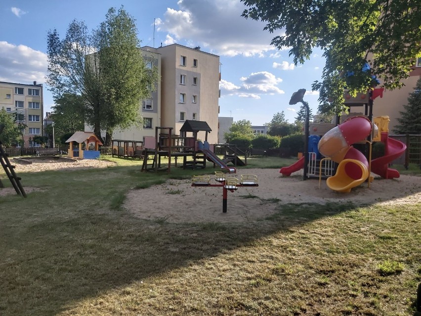 Place zabaw w Lipnie nadal są zamknięte. Rodzice i dzieci czekają [sonda, zdjęcia]