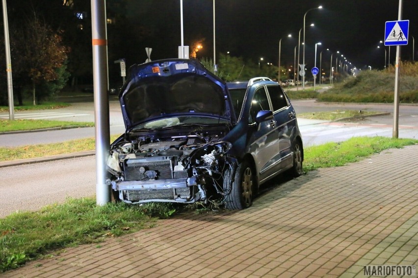 Wypadek hondy na koło Castoramy w Opolu. Kto kierował autem?...