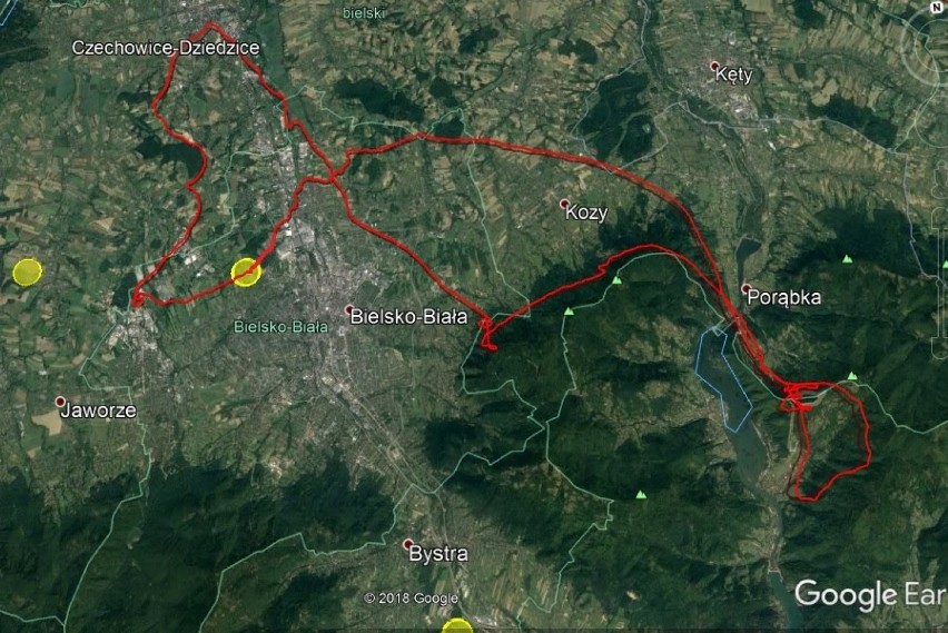 Jesienny przelot z Bielska-Białej w kierunku Góry Żar - zobacz ZDJĘCIA paralotniarza [Beskid Mały z lotu ptaka]