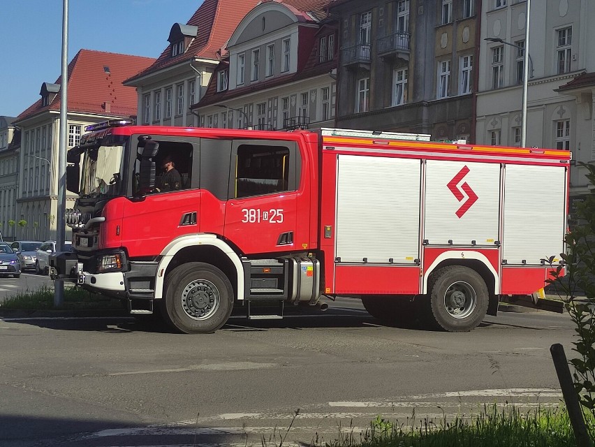 Na miejsce zostały zadysponowane trzy zastępy strażackie z...