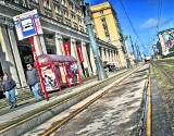 Tramwaje wróciły dziś na Marszałkowską. Zielone torowisko w centrum naszego miasta! [ZDJĘCIA]