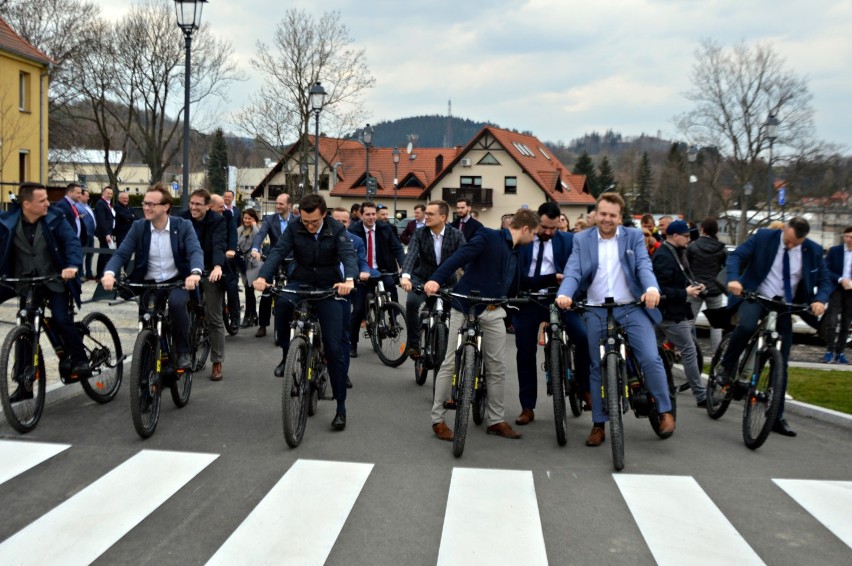 W Dusznikach-Zdroju otwarto pierwszą w Polsce samoobsługową wypożyczalnię rowerów