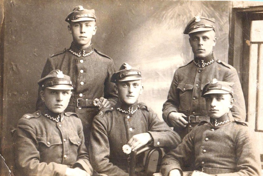 Żołnierze z Gminy Kramsk: pierwszy od lewej - Wincenty...