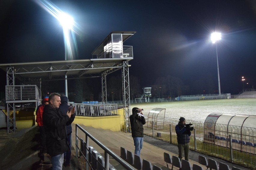 Na stadionie RKS Raków rozbłysły nowe jupitery 