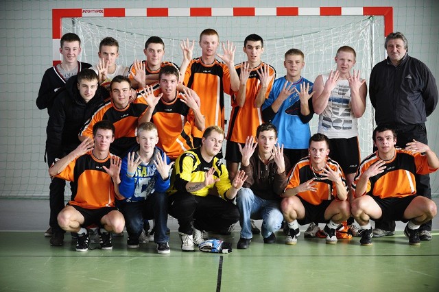 Drużyna Zespołu Szkół Ponadgimnazjalnych wygrała futsalową rywalizację