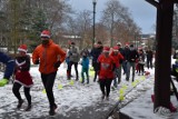 Wejherowo. Mikołajki i Mikołaje wybiegli na trasę Parkrun w Parku Miejskim 