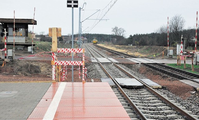 Kolejarze remontują tory od Skierniewic do Radziwiłłowa