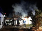 Doszczętnie spłonął budynek mieszkalny w Sadkowie