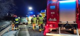 Zderzenie samochodu ciężarowego z osobówką w Iskrzyni w pow. krośnieńskim. Ranna 52-letnia kobieta [ZDJĘCIA]