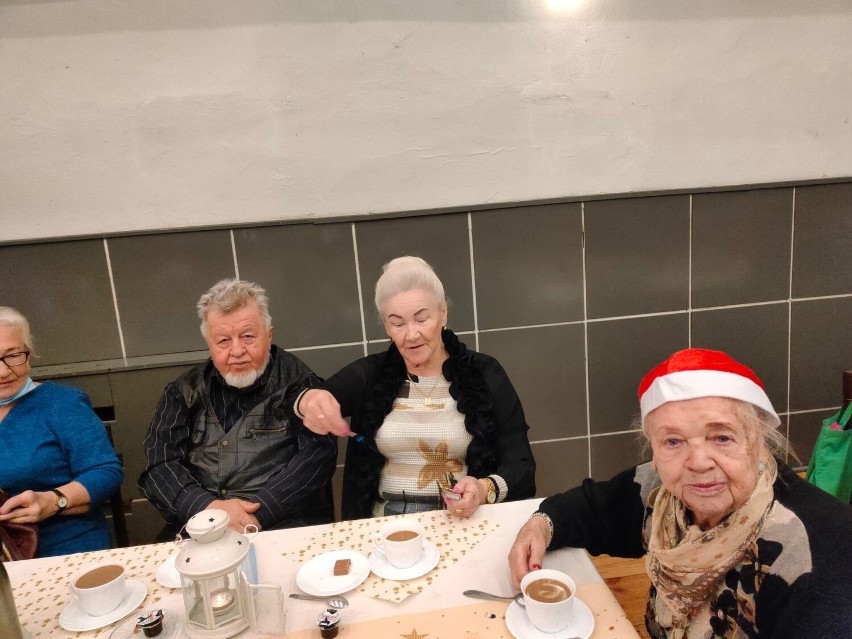 Spotkanie kolędowe seniorów z gminy Oborniki w Obornickim Ośrodku Kultury [ZDJĘCIA]