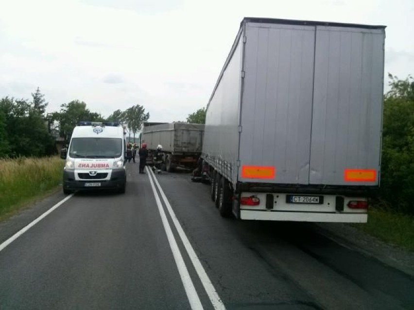 Trzy ciężarówki zderzyły się w Czewujewie 