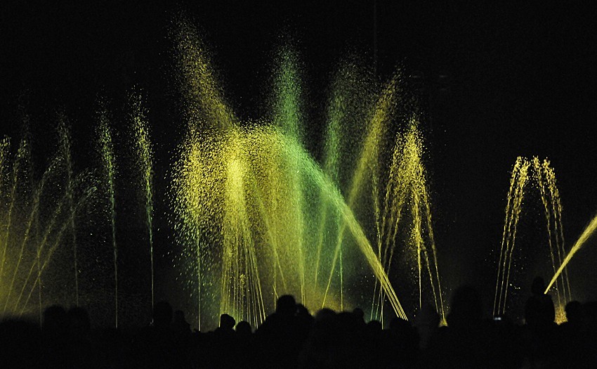 Saur Neptun Gdańsk: Tańcząca fontanna na zwieńczenie jubileuszu 20-lecia [ZDJĘCIA]