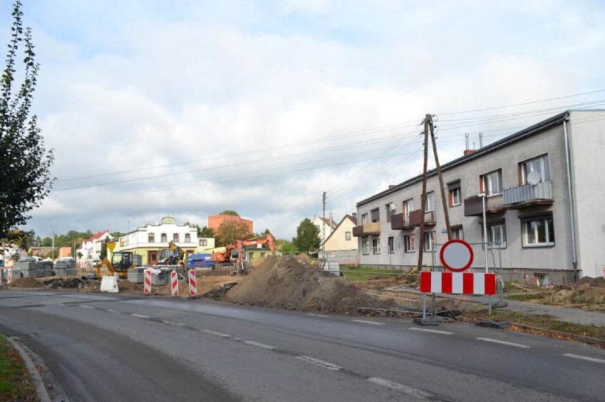 Trwa budowa ronda w Margoninie. Centrum rozkopane [ZDJĘCIA]