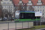 Zmiany w funkcjonowaniu komunikacji miejskiej w Elblągu. Od 1 stycznia pojawią się nowa numeracja, rozkłady i zmienione trasy [schemat]